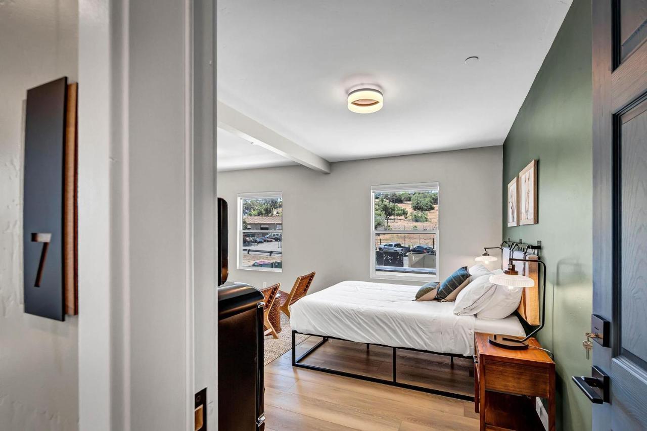 Single Bedroom - Queen Size. Heart Of Downtown Vista Exterior photo